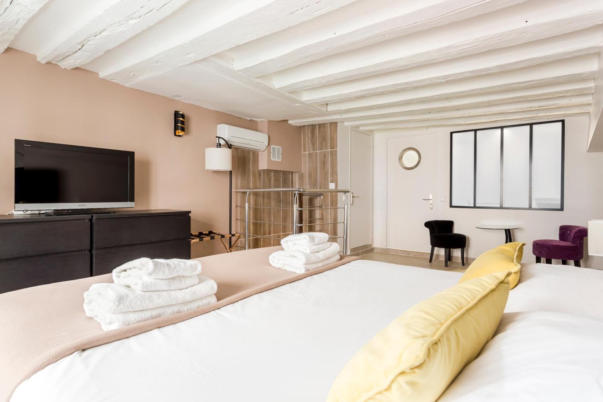 Appartement Rivoli Vieille du temple à Paris Extérieur photo