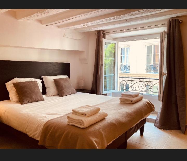 Appartement Rivoli Vieille du temple à Paris Chambre photo